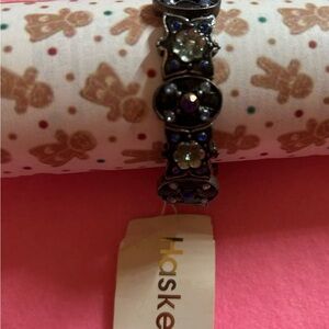 Halskæde Floral Stretch Bracelet in Dark Silver with Iridescent Stones